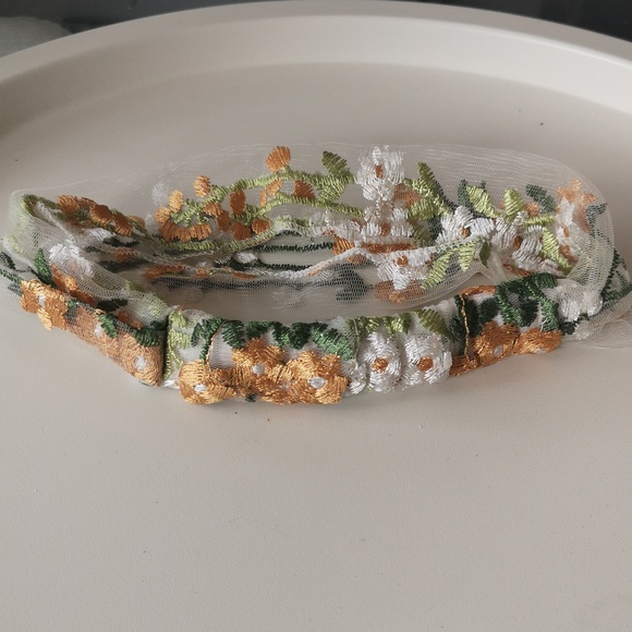 Floral headband - Picture 3 of 3